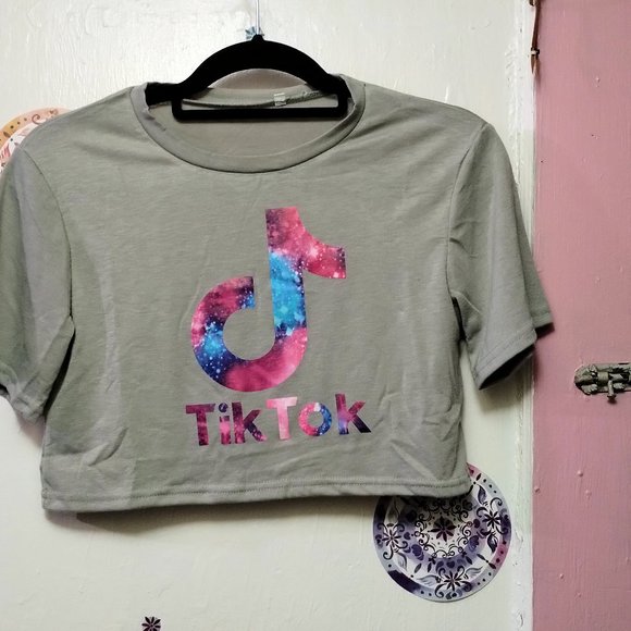 NWOT TIK Tok Crop Top T-Shirt with Shorts 2pcs Set (XS) - Picture 3 of 5